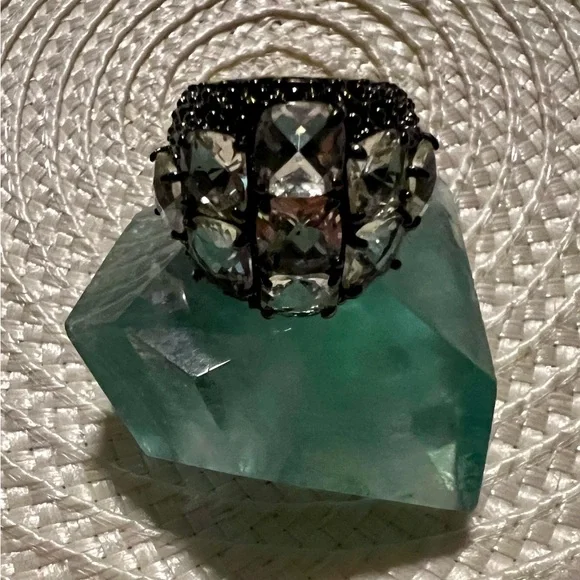 Vintage Rare Kenneth Jay Lane Elegant Statement Cocktail Crystal Ring - Picture 5 of 9